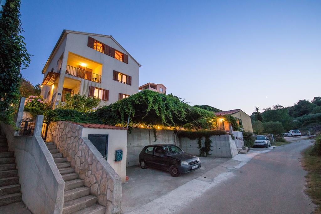 Apartments Pol Murvu Vis Ngoại thất bức ảnh